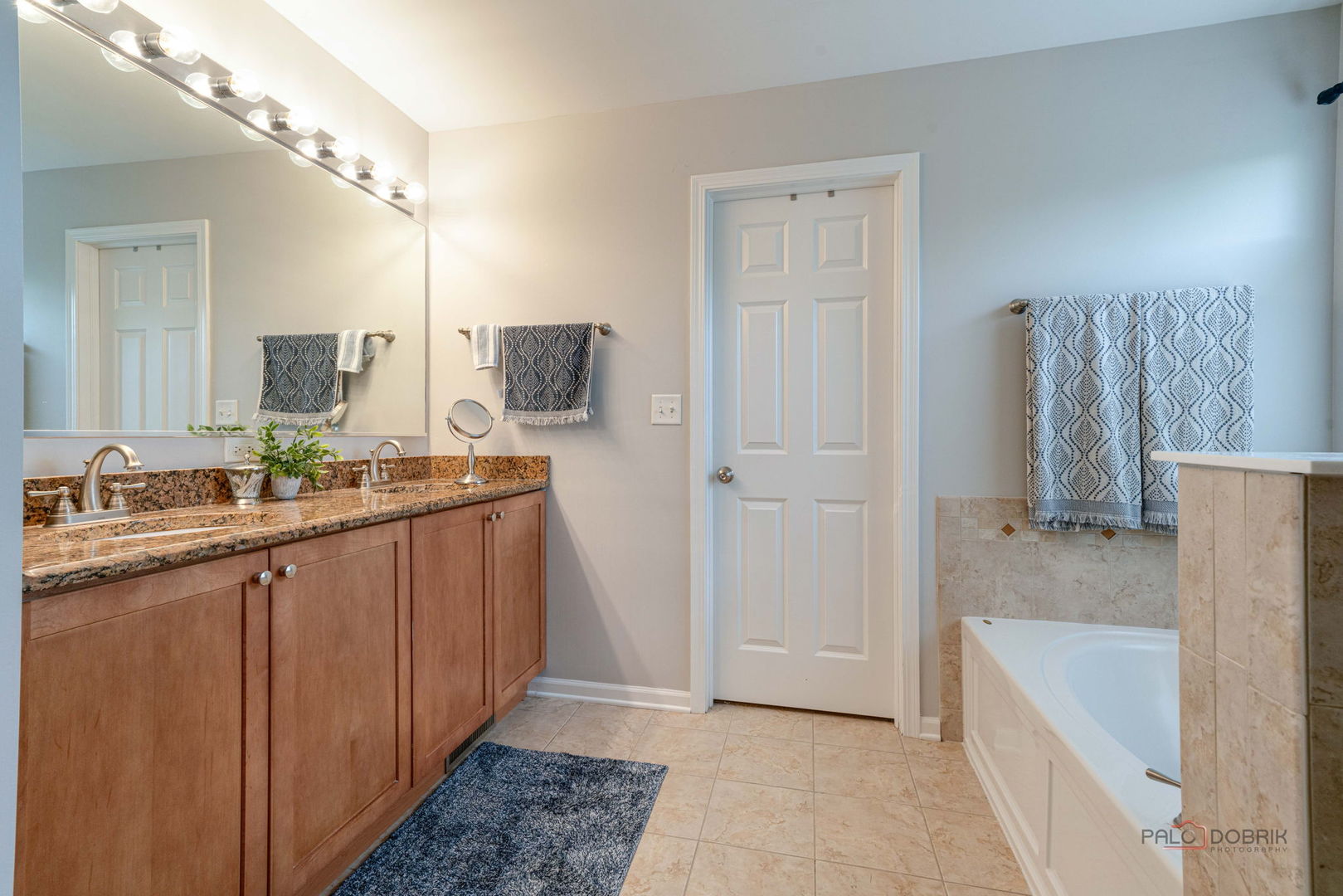 683 Niagara Drive, Volo, IL 60073