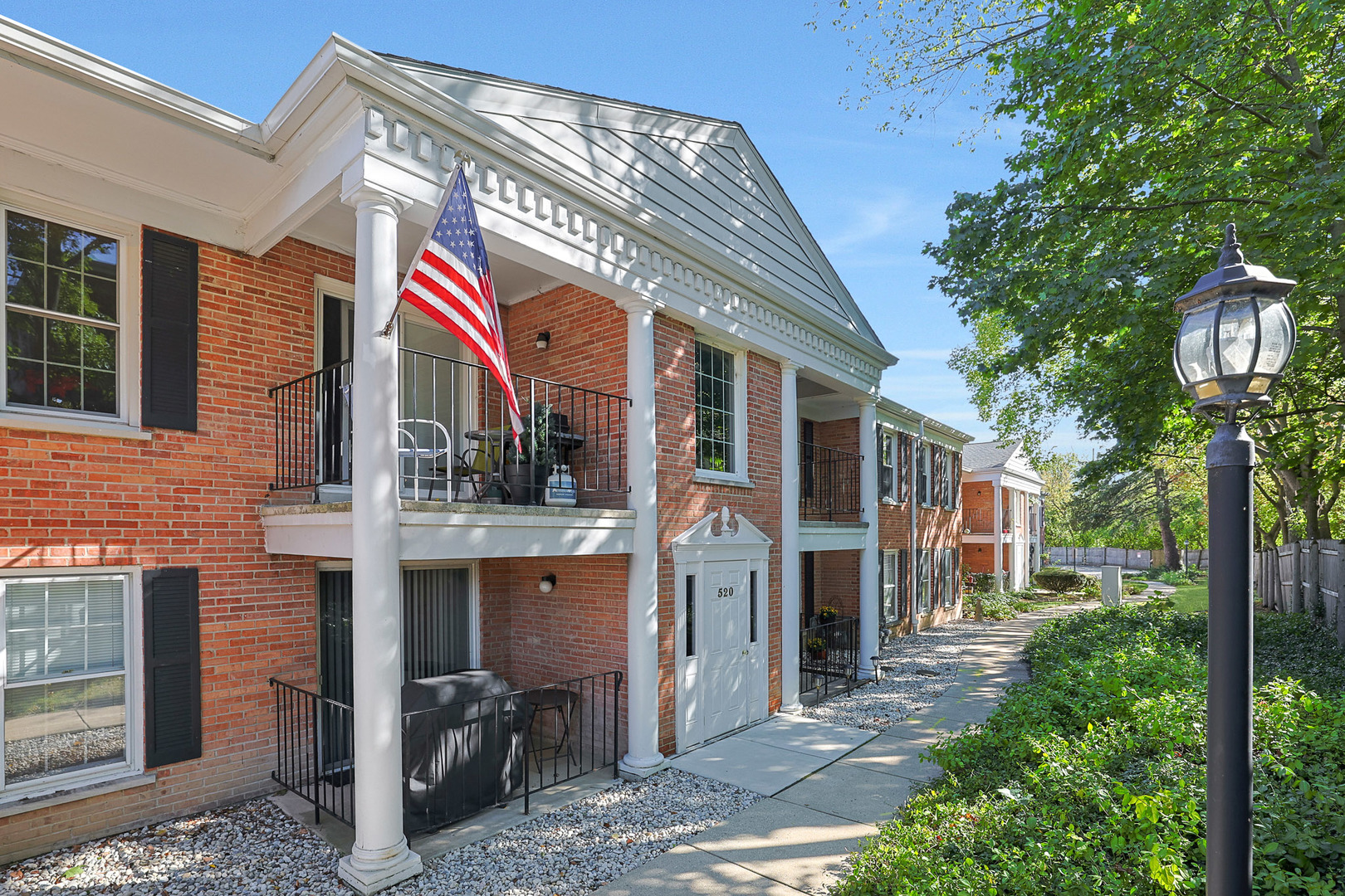 520 Shorely Drive #203, Barrington, IL 60010