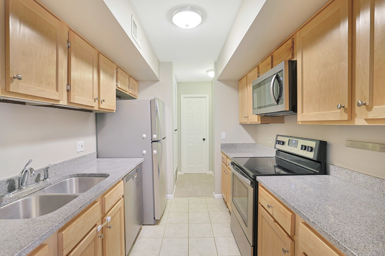 520 Shorely Drive #203, Barrington, IL 60010