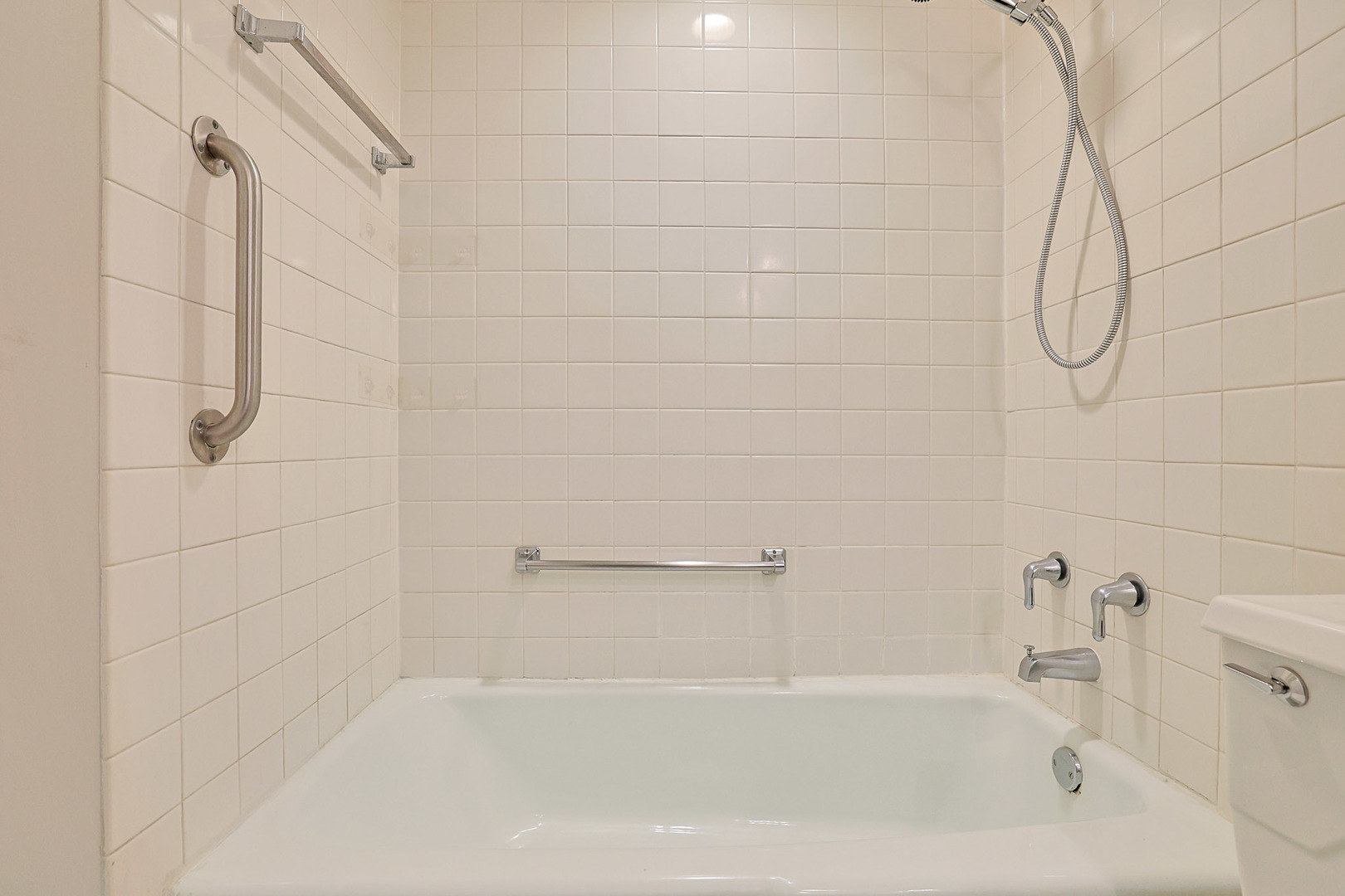 520 Shorely Drive #203, Barrington, IL 60010