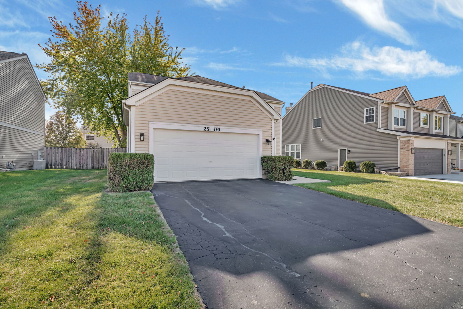 2509 Rosehall Lane, Aurora, IL 60503
