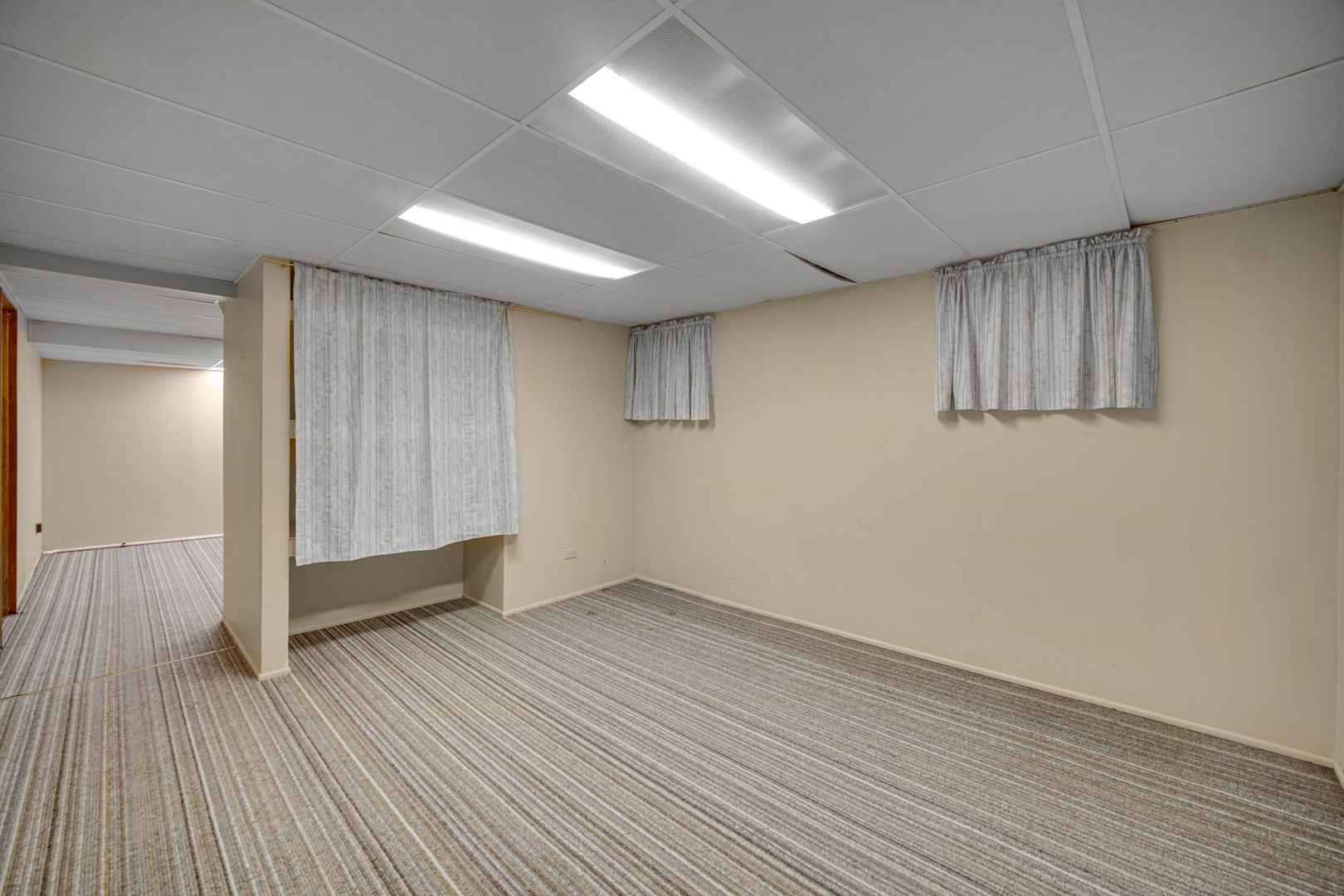 15860 W Thornapple Lane, Gurnee, IL 60031