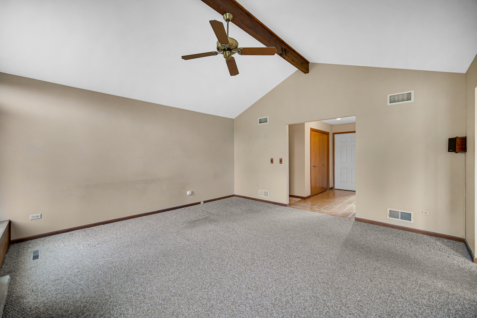 15860 W Thornapple Lane, Gurnee, IL 60031