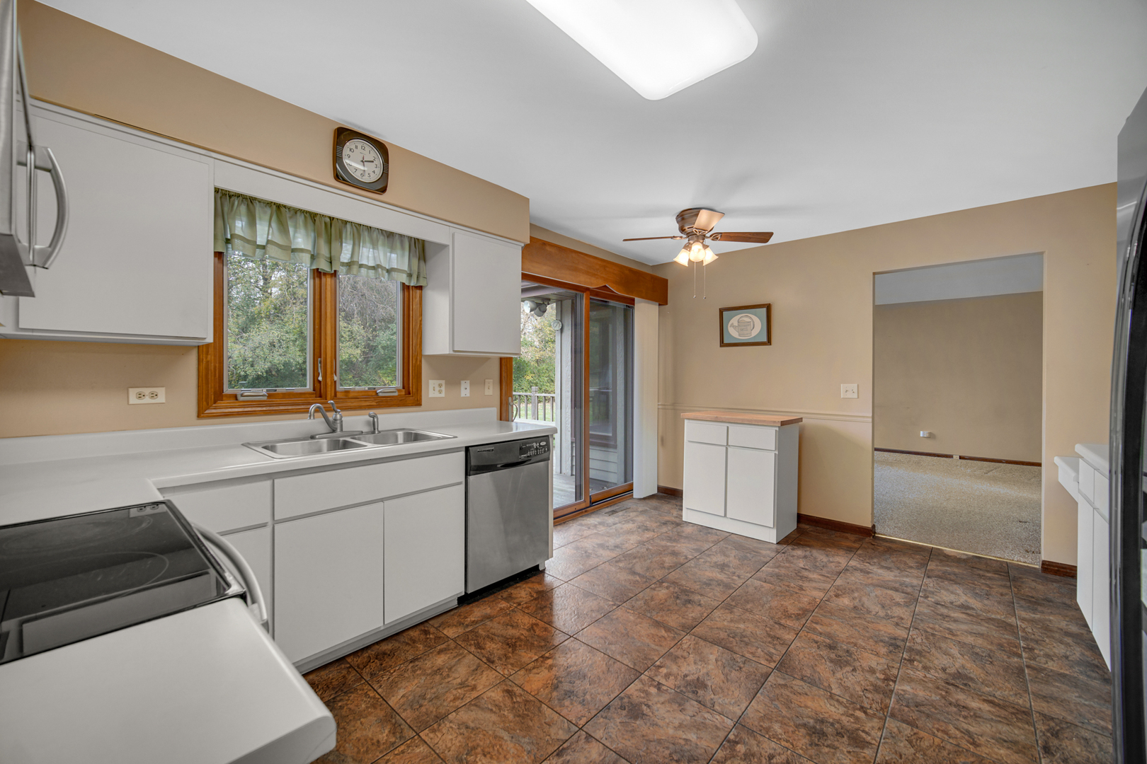 15860 W Thornapple Lane, Gurnee, IL 60031