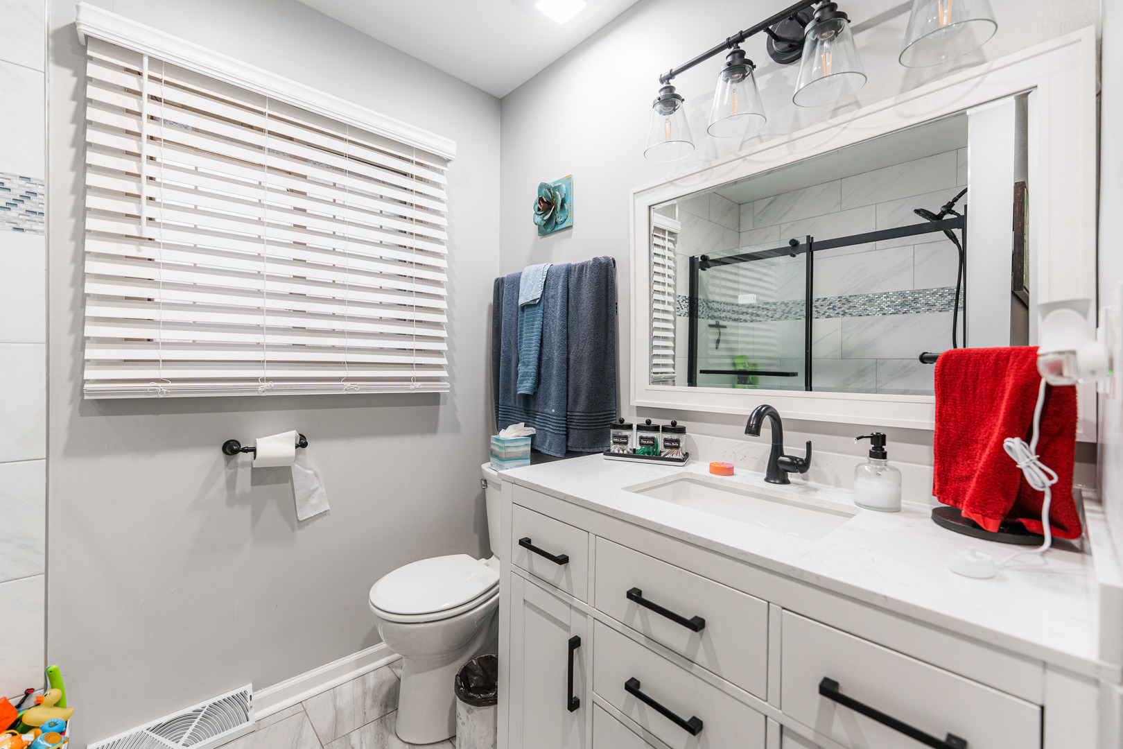 1527 W Holtz Avenue, Addison, IL 60101