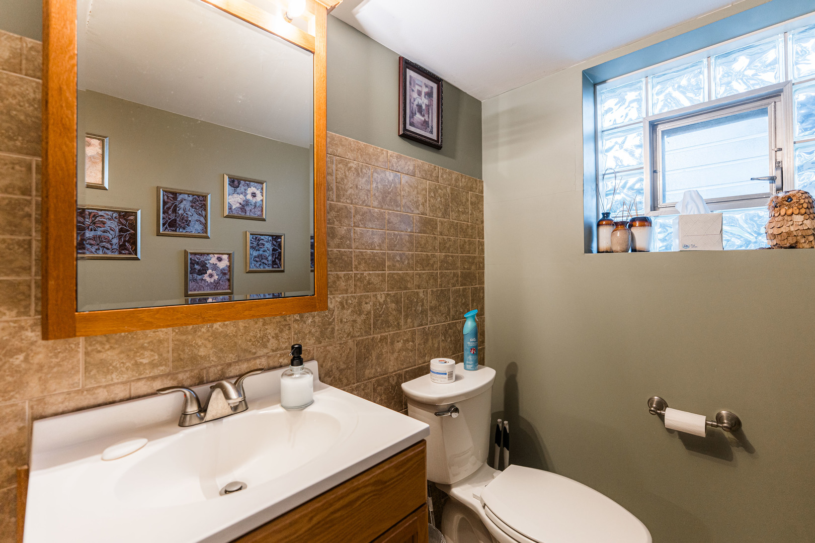 1527 W Holtz Avenue, Addison, IL 60101