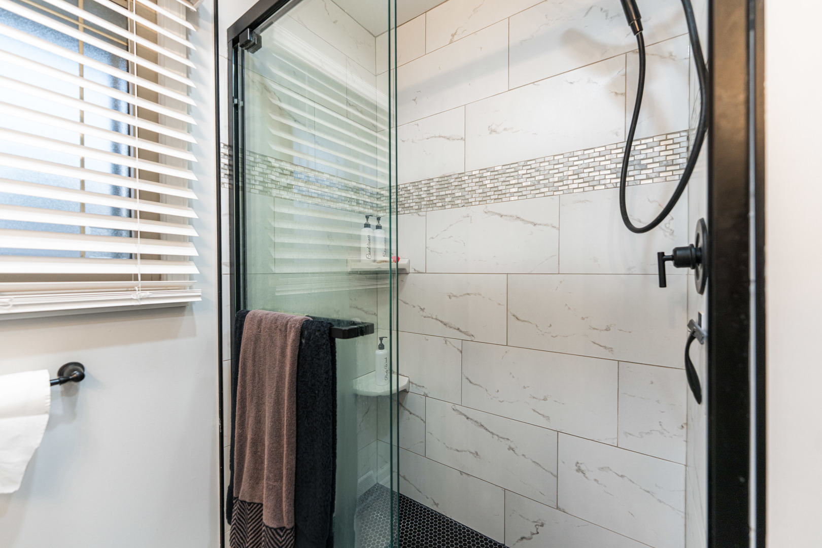 1527 W Holtz Avenue, Addison, IL 60101