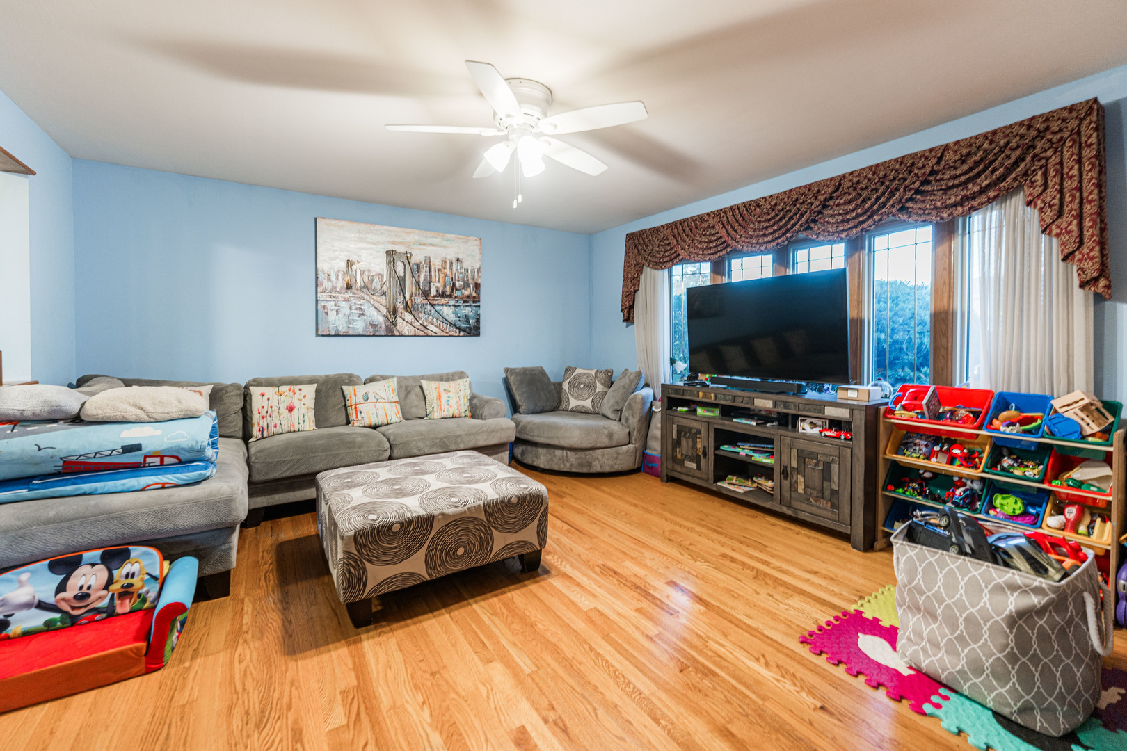 1527 W Holtz Avenue, Addison, IL 60101