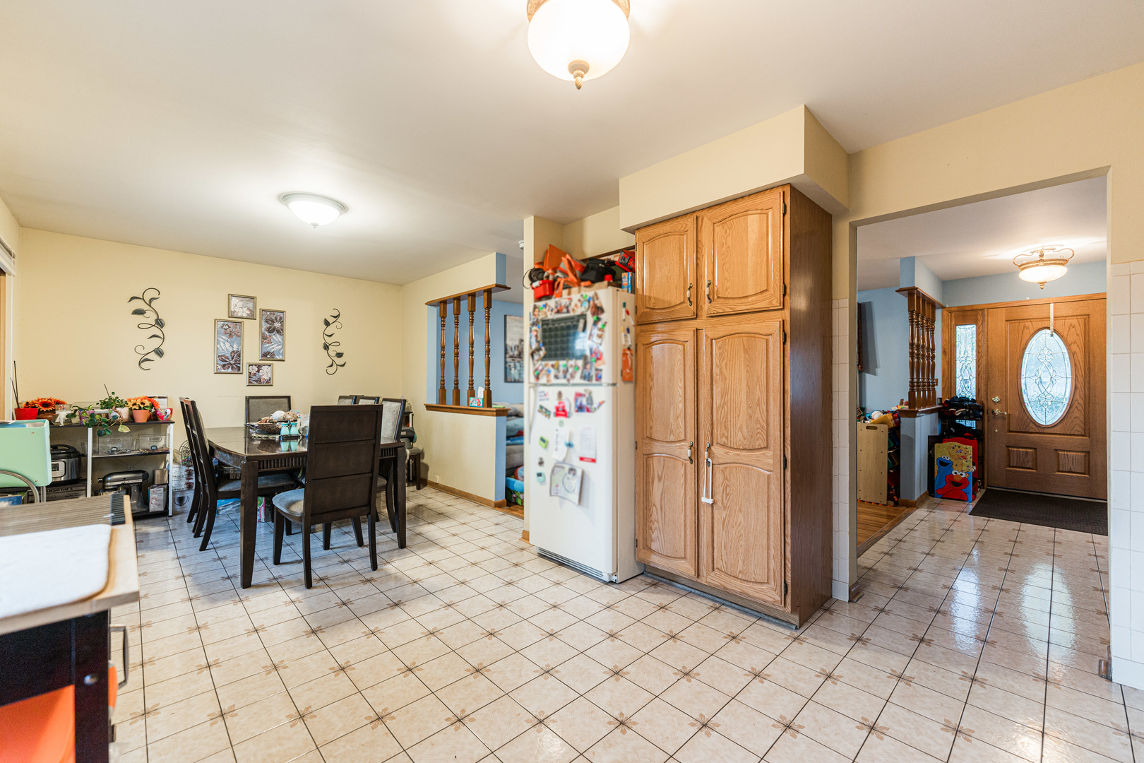 1527 W Holtz Avenue, Addison, IL 60101