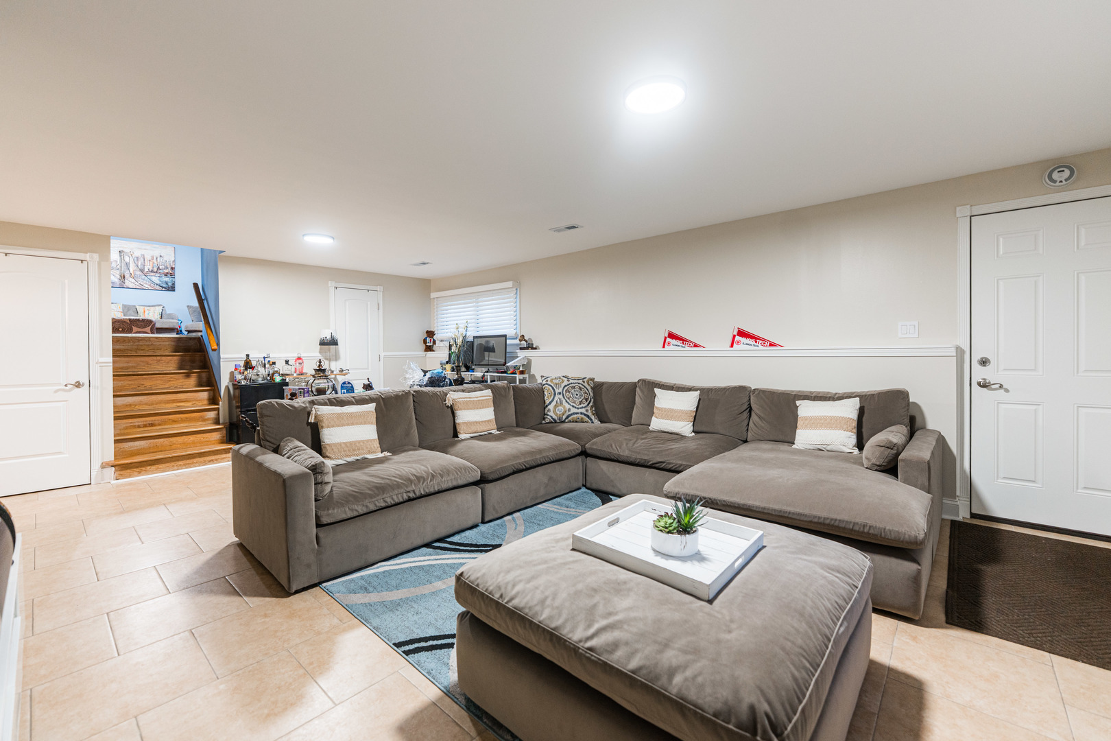 1527 W Holtz Avenue, Addison, IL 60101