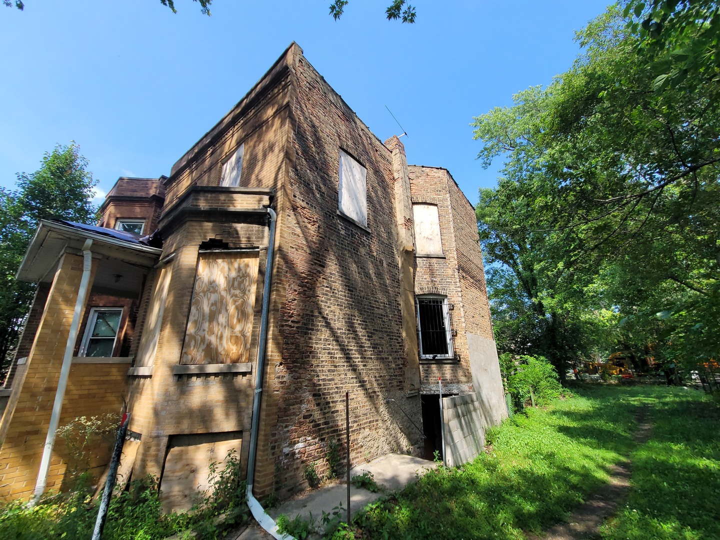 6627 S Saint Lawrence Avenue, Chicago, IL 60637