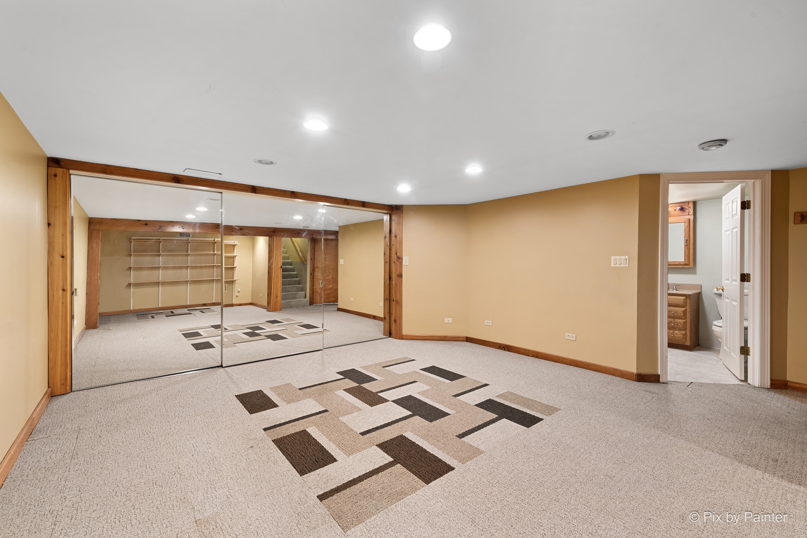 963 S Saylor Avenue, Elmhurst, IL 60126