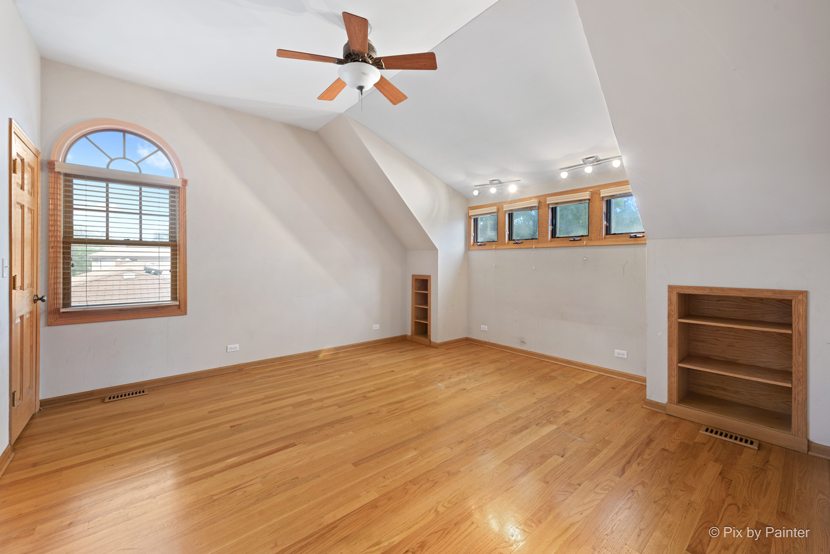 963 S Saylor Avenue, Elmhurst, IL 60126