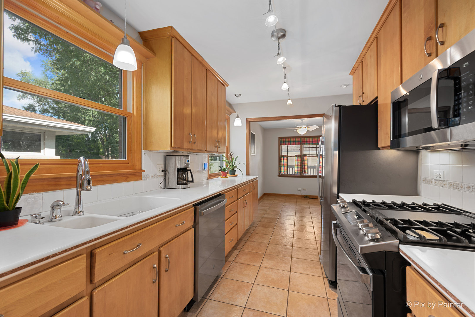 963 S Saylor Avenue, Elmhurst, IL 60126