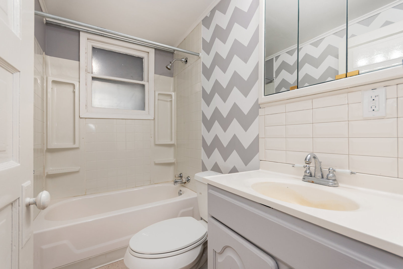 614 Hammond Avenue, Aurora, IL 60506