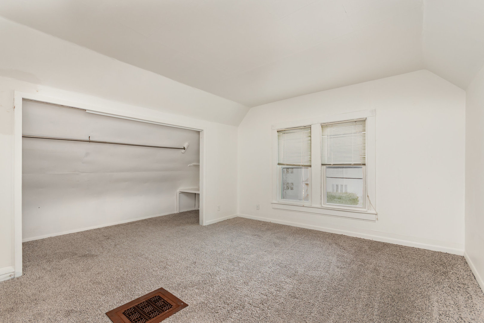 614 Hammond Avenue, Aurora, IL 60506