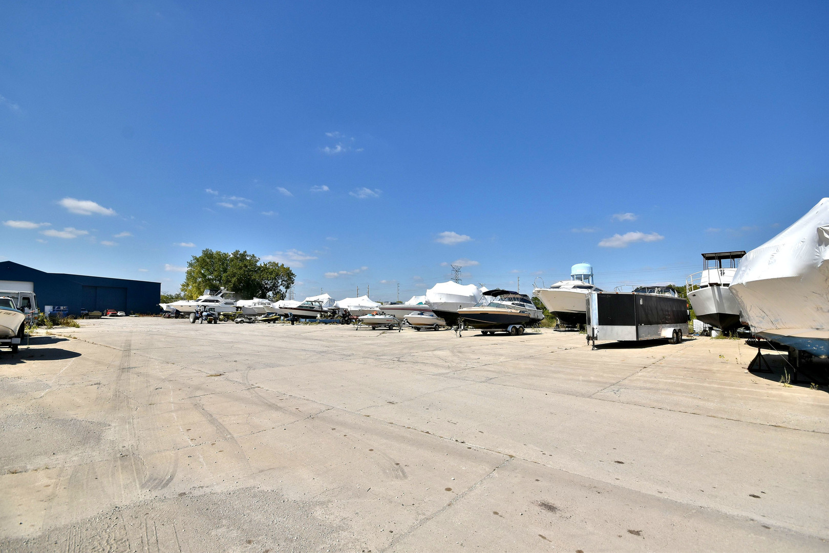 5700 W 41st Street, Forest View, IL 60402