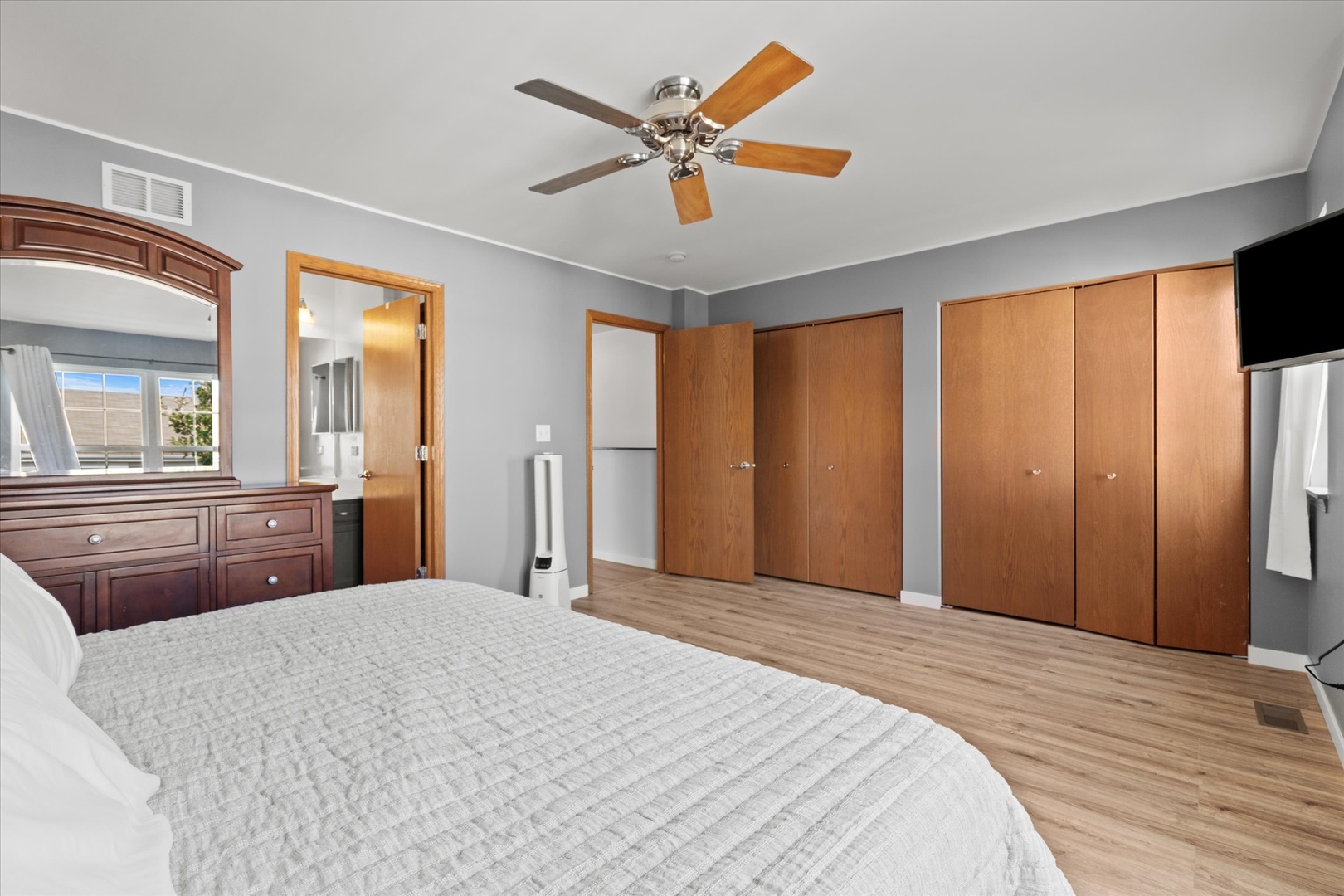 894 Clover Lane, Pingree Grove, IL 60140