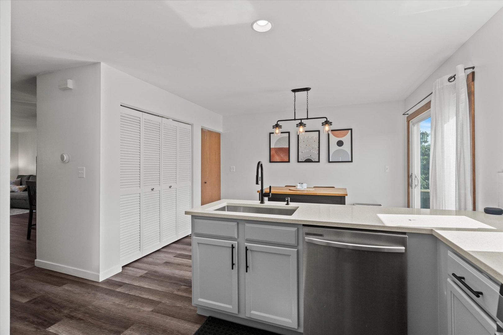 894 Clover Lane, Pingree Grove, IL 60140