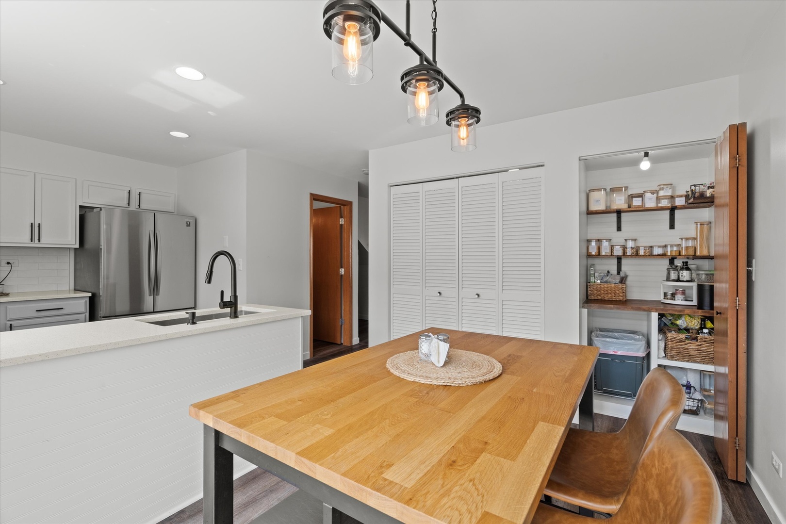 894 Clover Lane, Pingree Grove, IL 60140