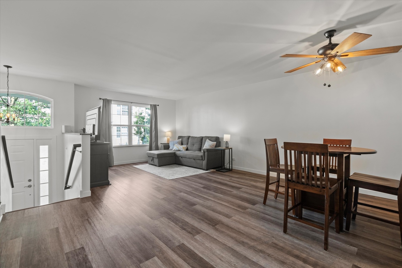 894 Clover Lane, Pingree Grove, IL 60140