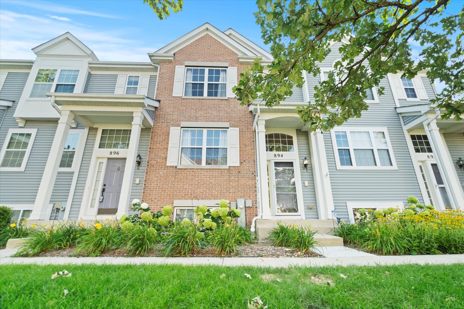 894 Clover Lane, Pingree Grove, IL 60140