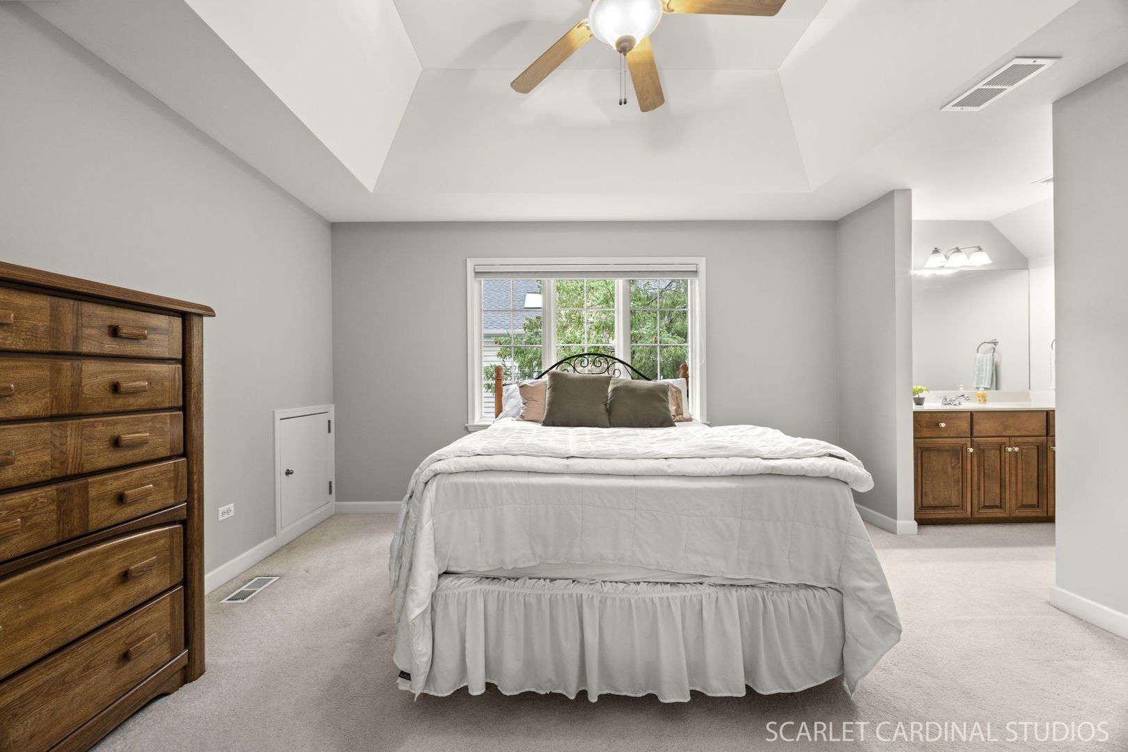 1017 Tartan Court, Wheaton, IL 60187