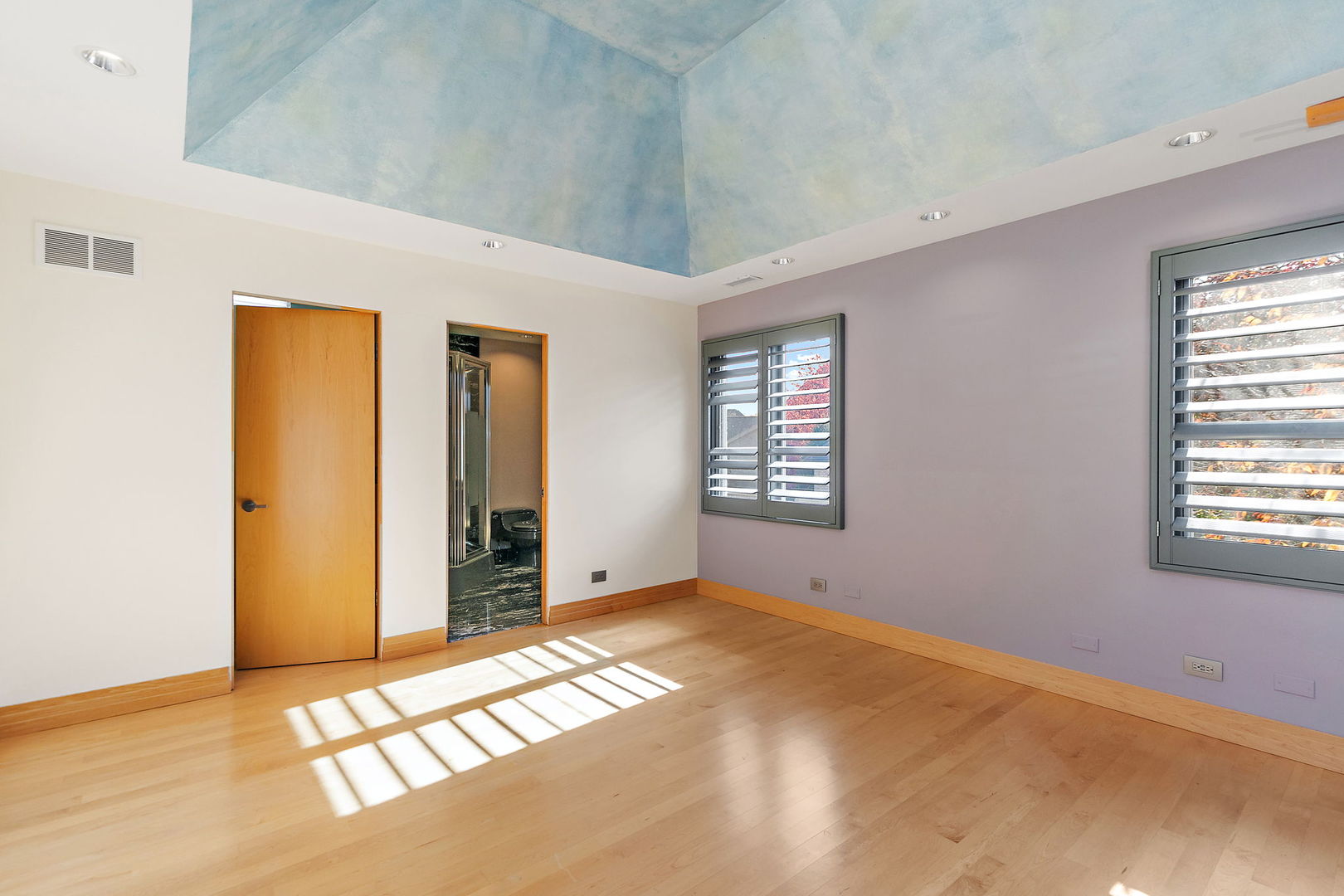 45 Tartan Lakes Drive, Westmont, IL 60559