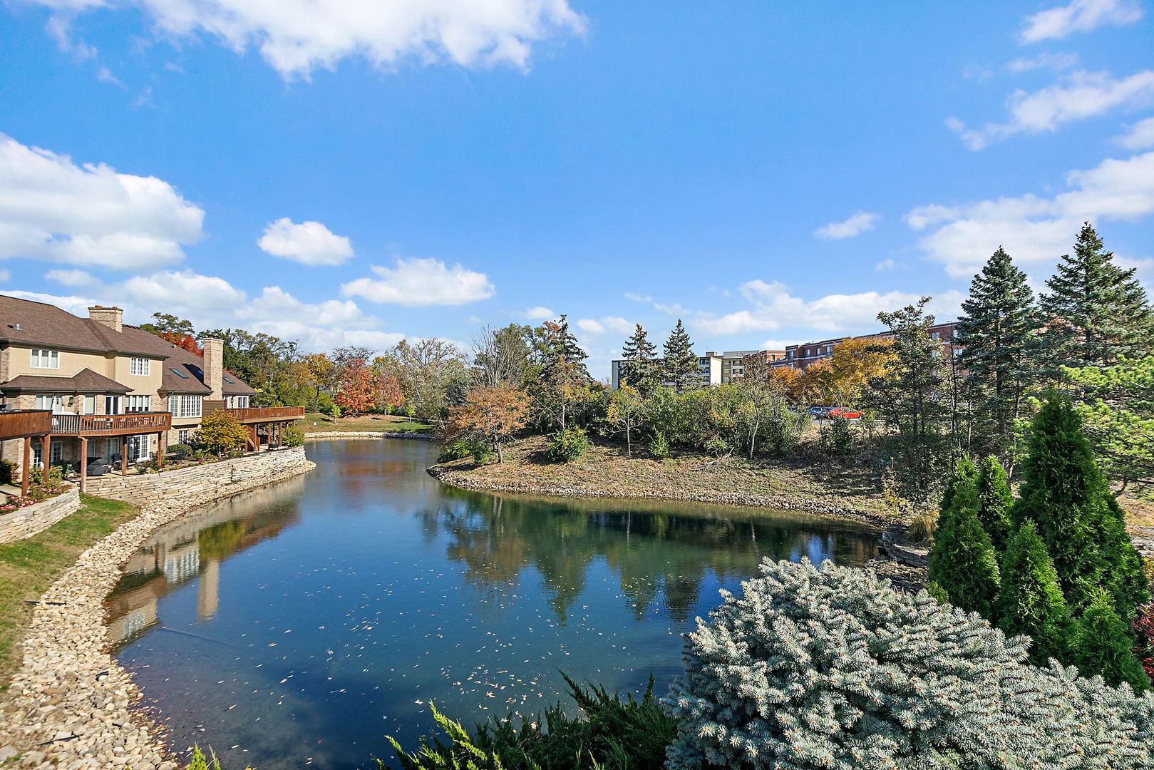 45 Tartan Lakes Drive, Westmont, IL 60559