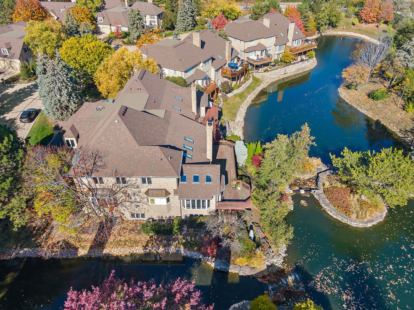 45 Tartan Lakes Drive, Westmont, IL 60559