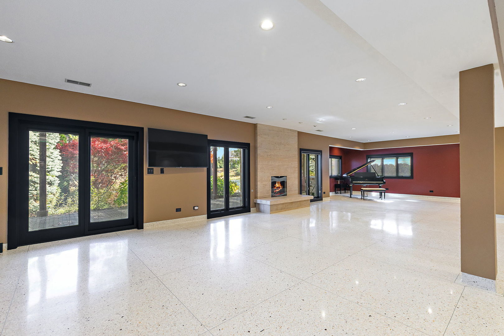 45 Tartan Lakes Drive, Westmont, IL 60559