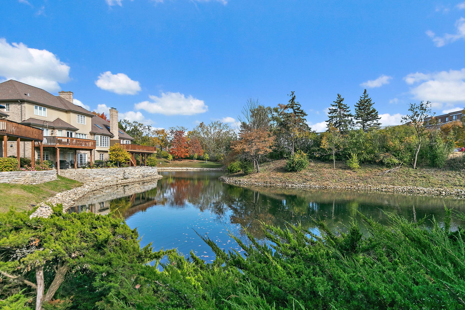 45 Tartan Lakes Drive, Westmont, IL 60559