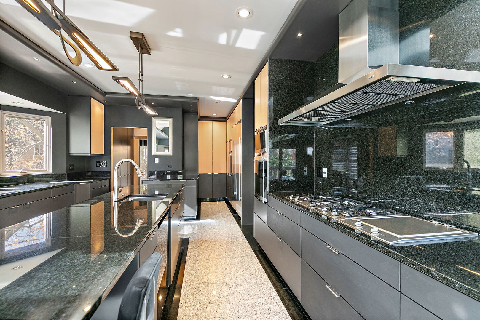 45 Tartan Lakes Drive, Westmont, IL 60559