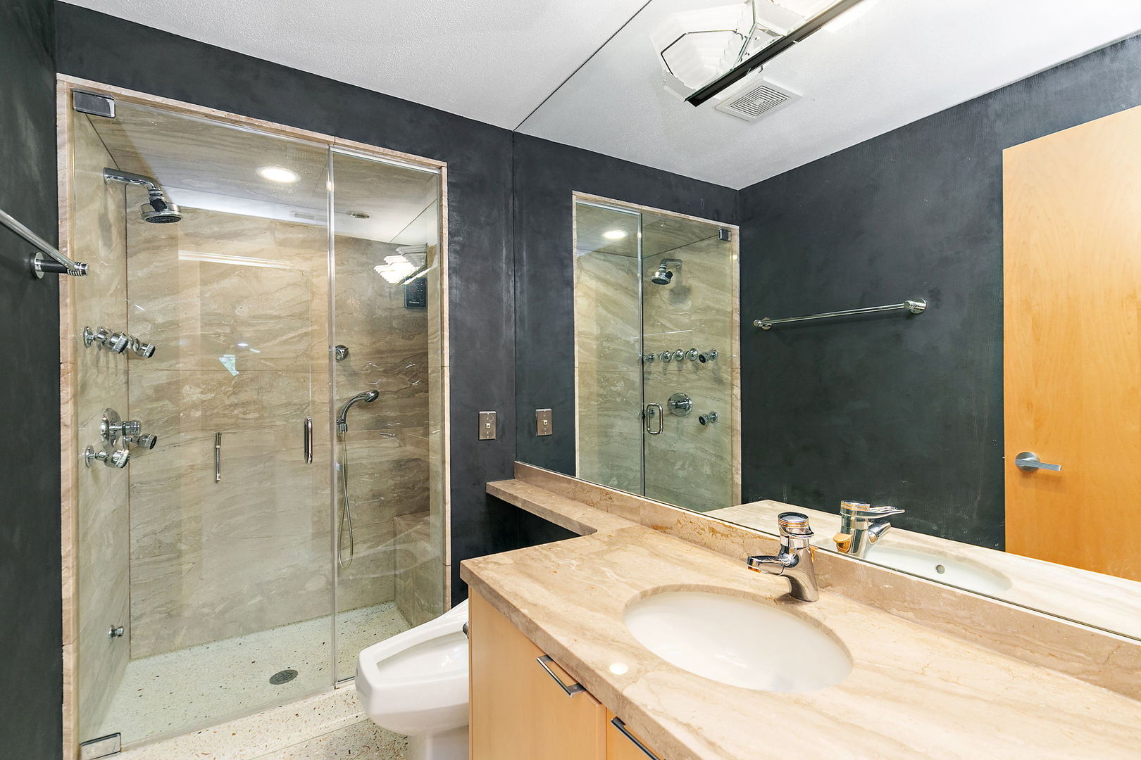 45 Tartan Lakes Drive, Westmont, IL 60559