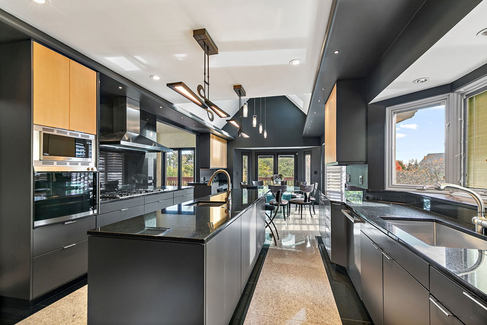 45 Tartan Lakes Drive, Westmont, IL 60559