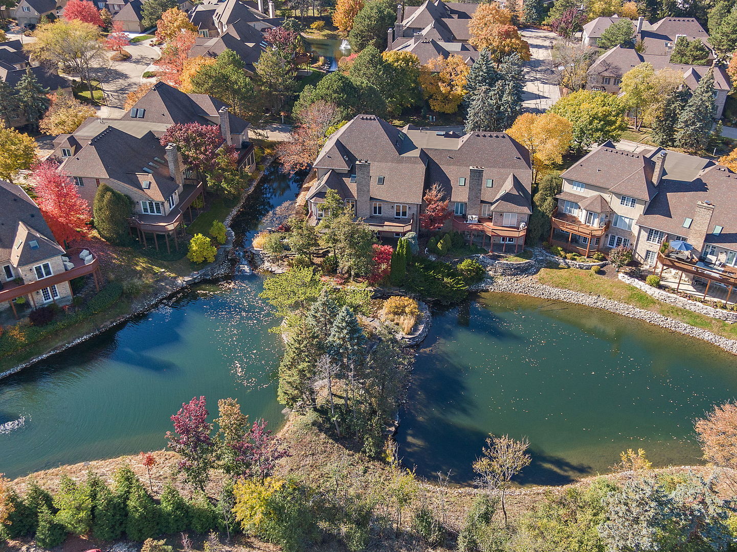 45 Tartan Lakes Drive, Westmont, IL 60559