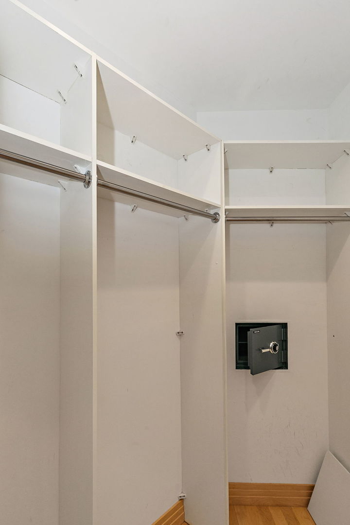 45 Tartan Lakes Drive, Westmont, IL 60559