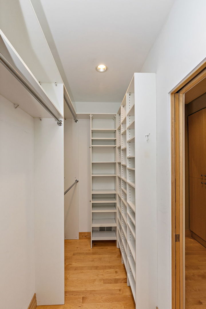 45 Tartan Lakes Drive, Westmont, IL 60559