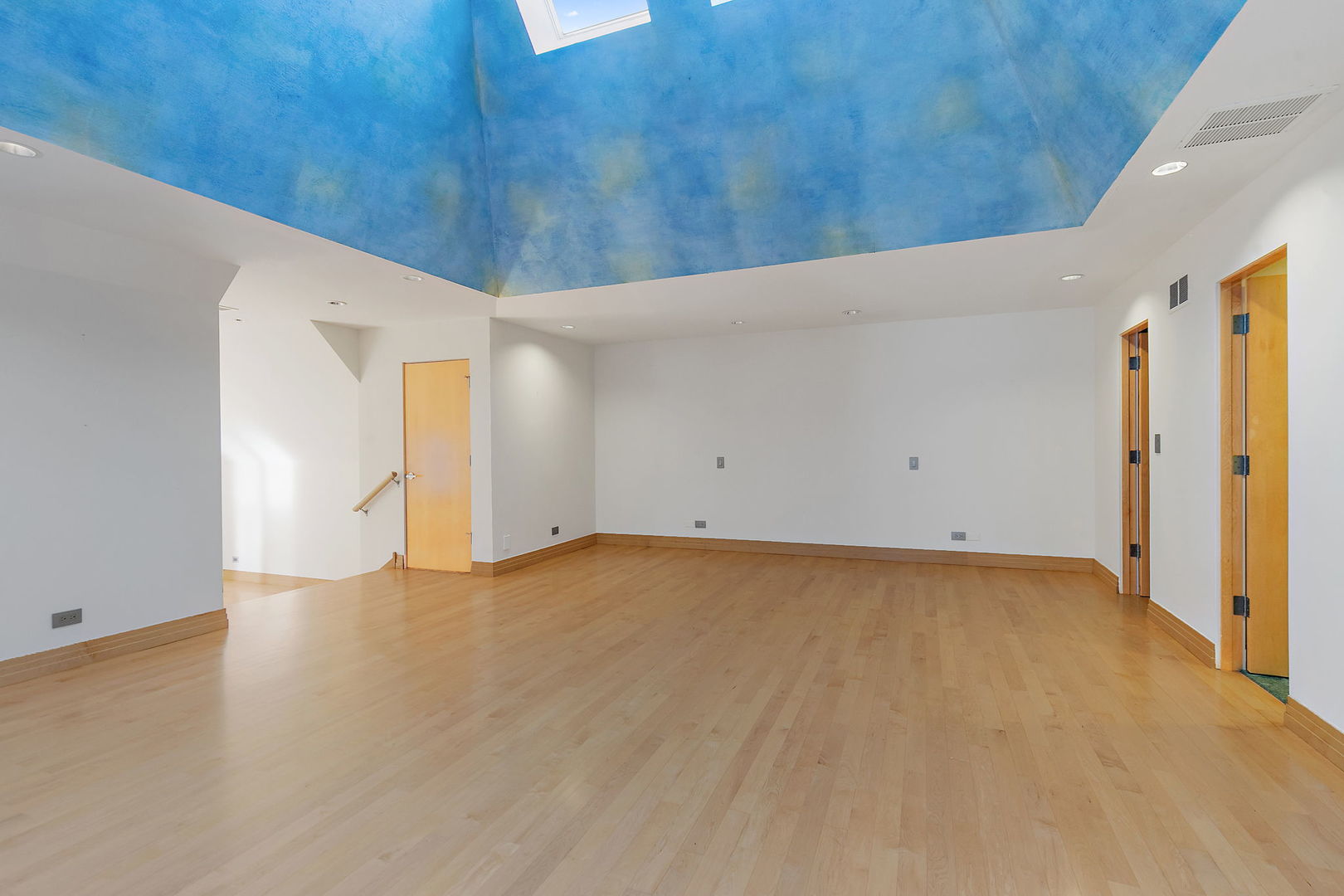 45 Tartan Lakes Drive, Westmont, IL 60559