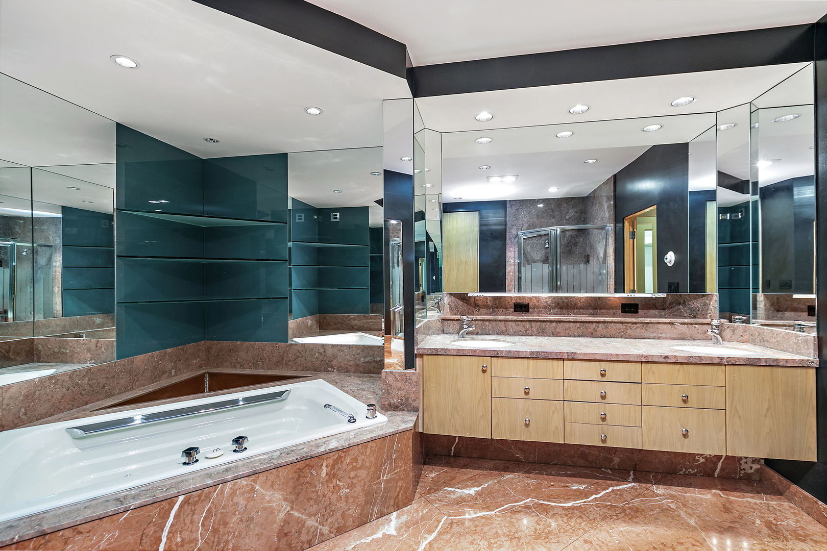 45 Tartan Lakes Drive, Westmont, IL 60559