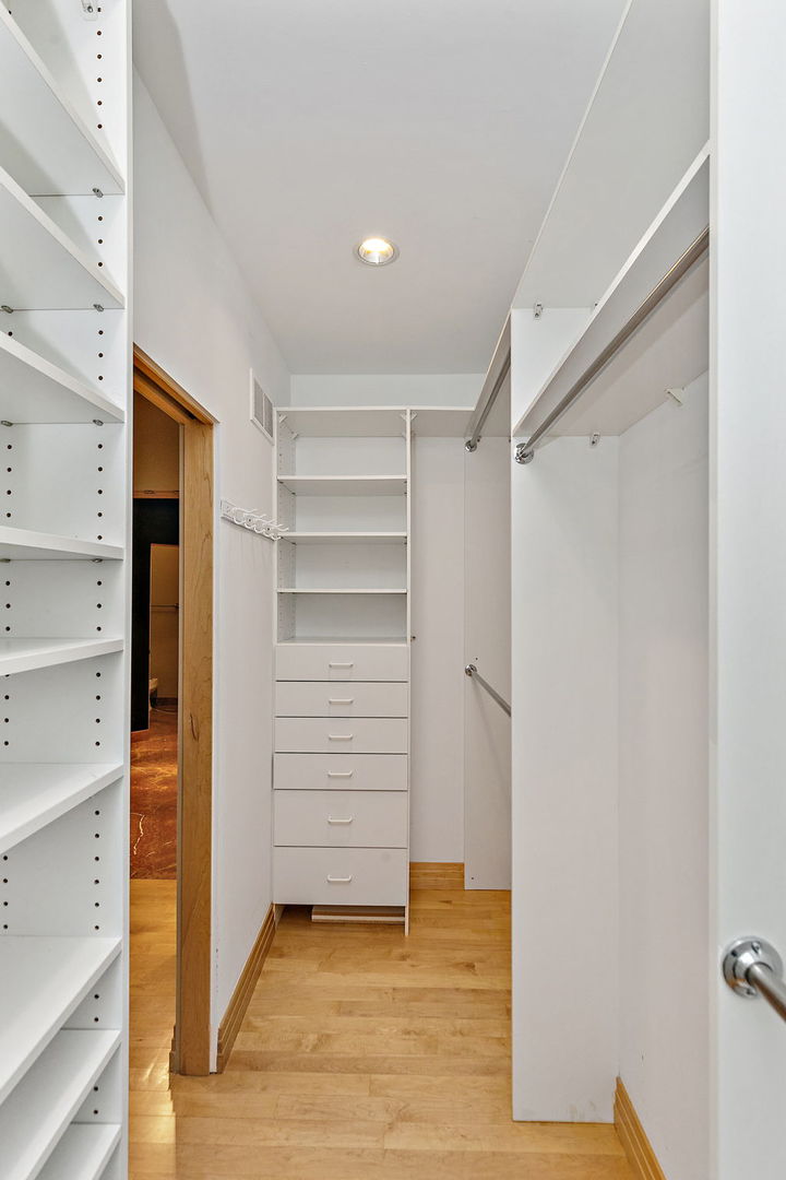 45 Tartan Lakes Drive, Westmont, IL 60559