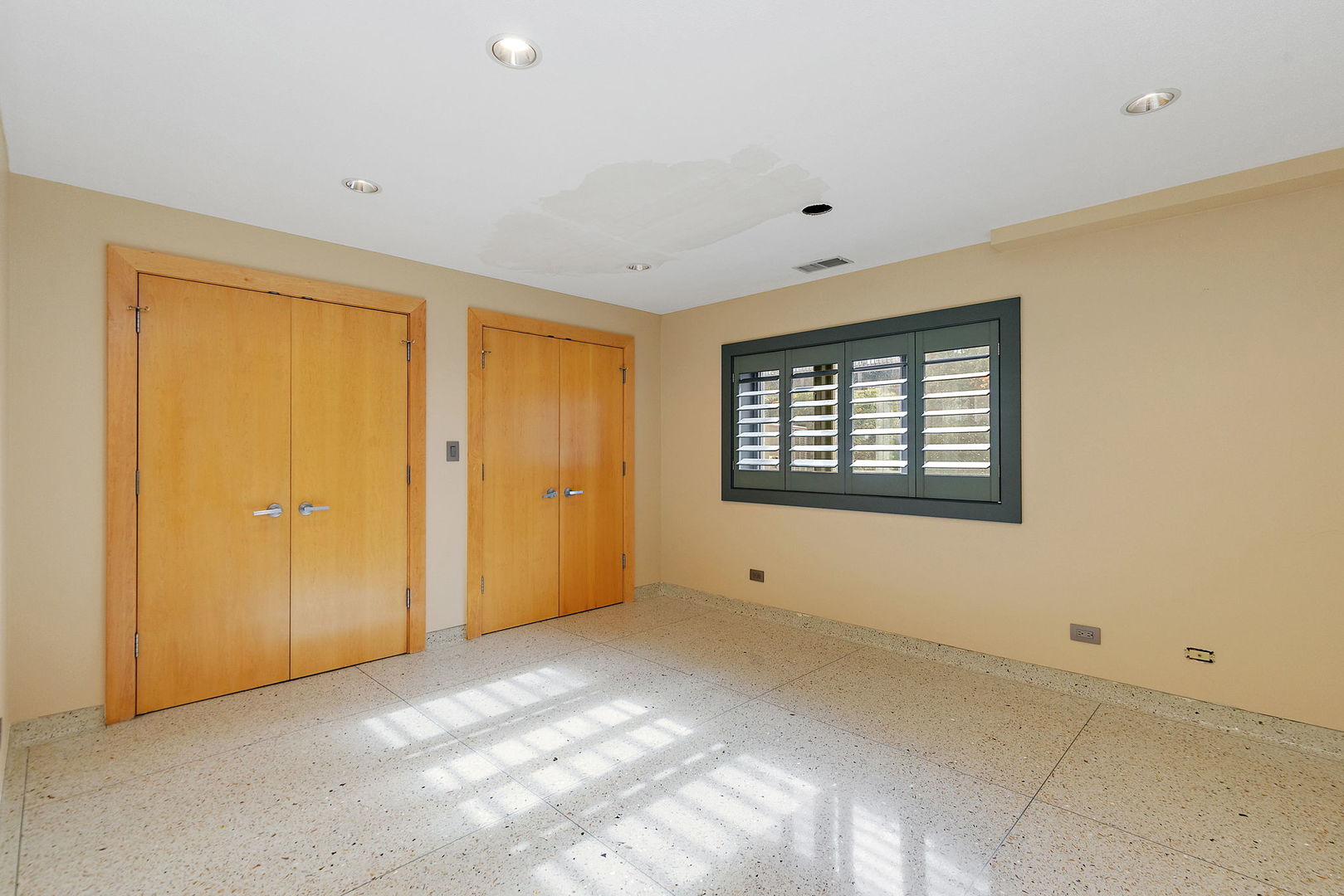 45 Tartan Lakes Drive, Westmont, IL 60559