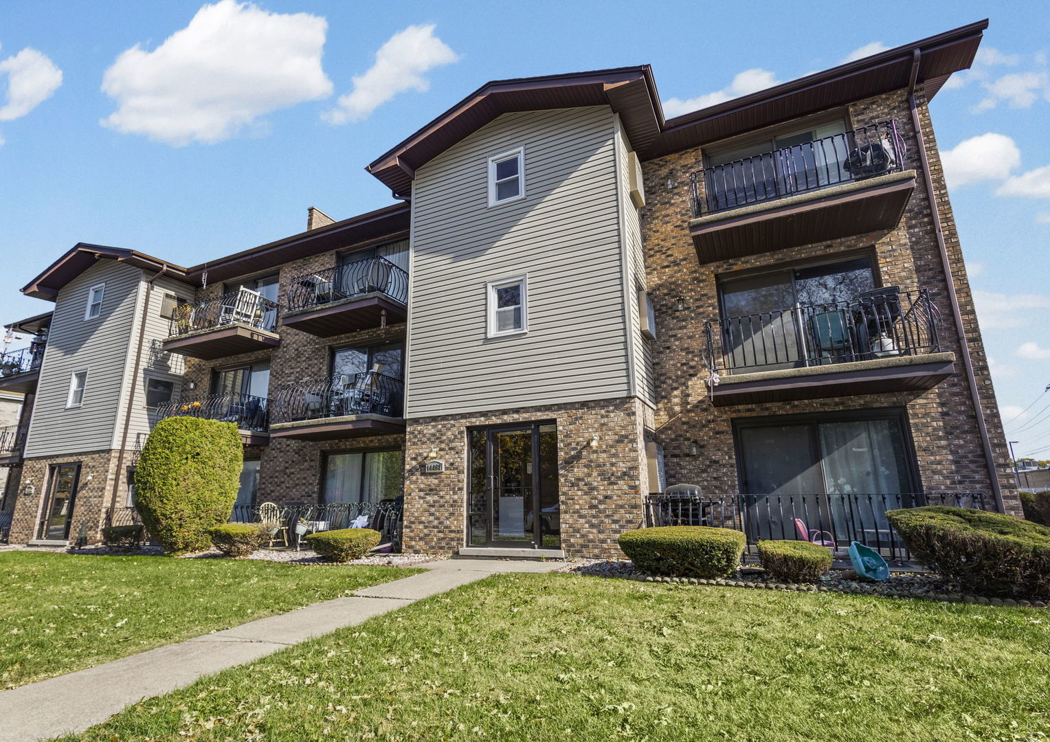 14457 Lamon Avenue #3N, Midlothian, IL 60445