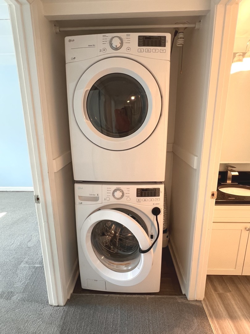 210 E Fountainview Lane #1A, Lombard, IL 60148