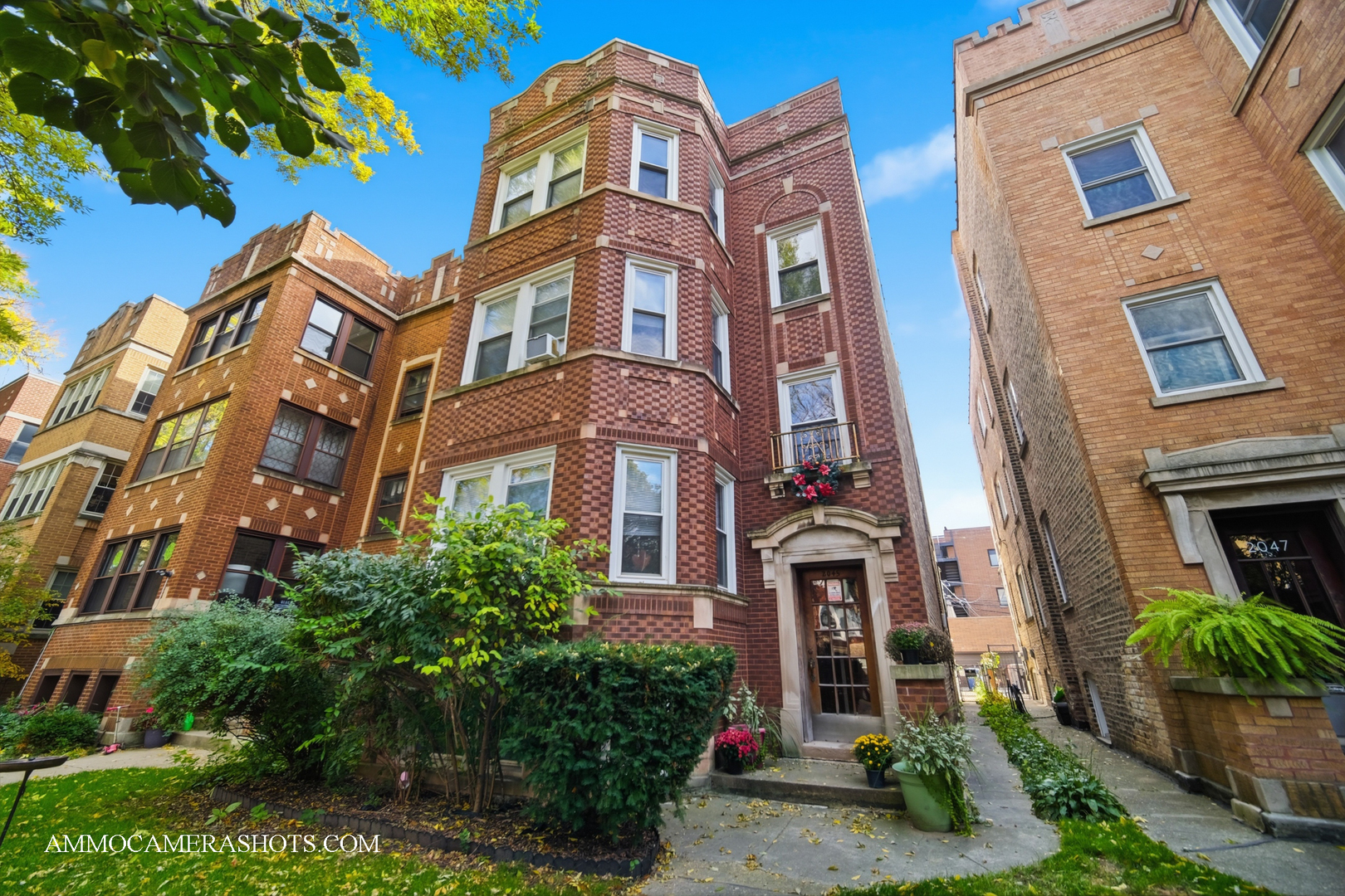 2045 W Farragut Avenue #3, Chicago, IL 60625