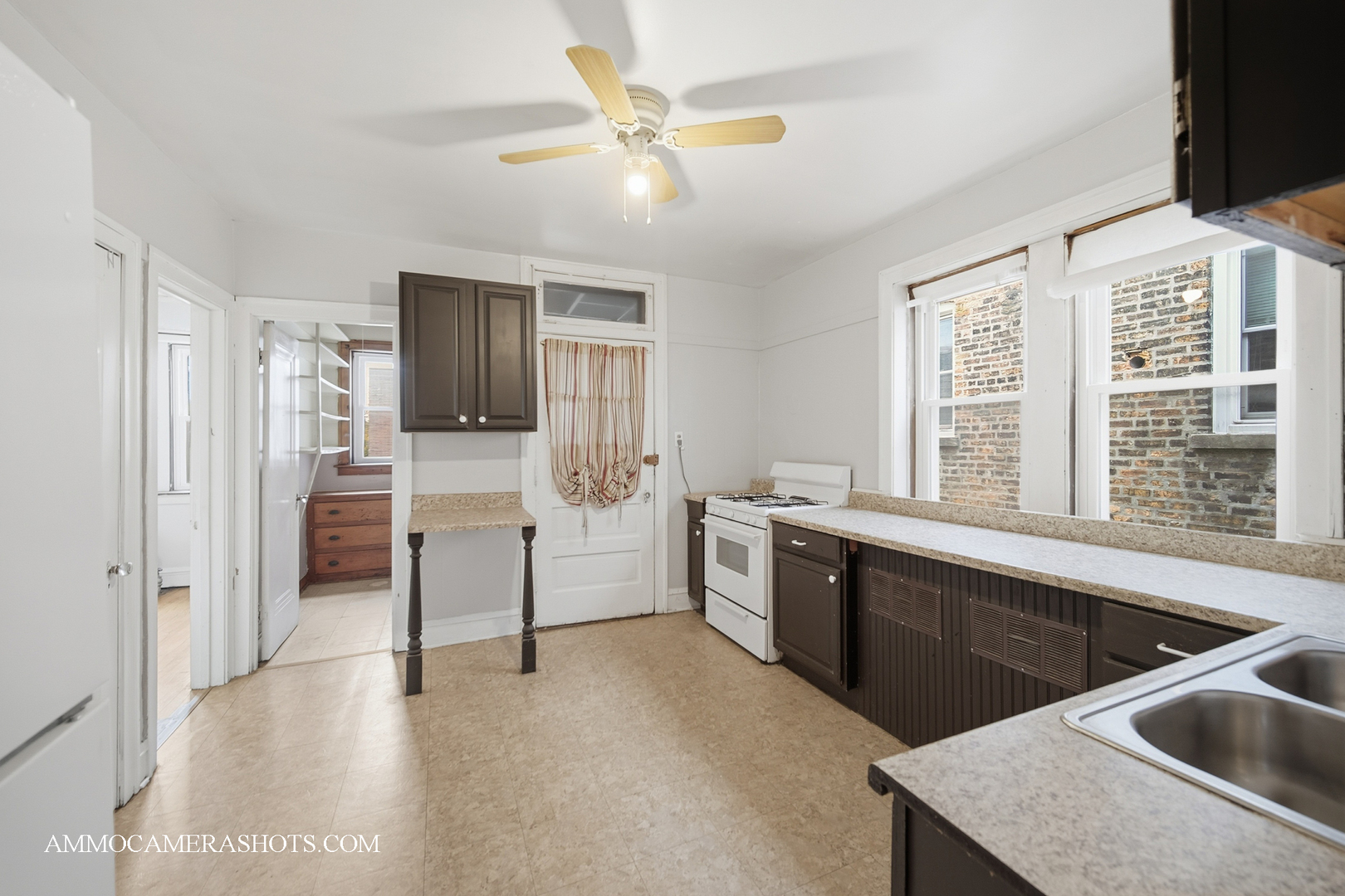 2045 W Farragut Avenue #3, Chicago, IL 60625