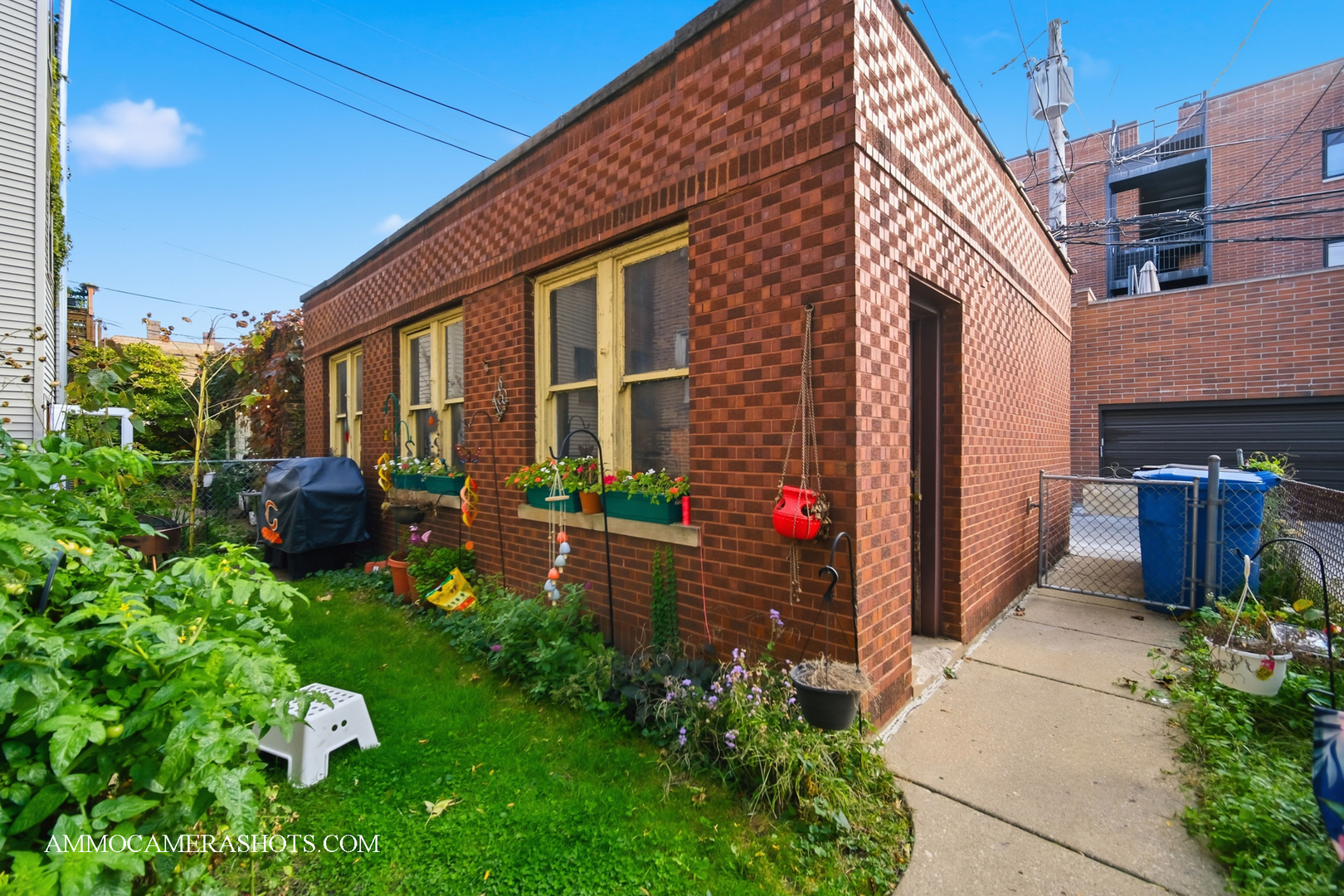 2045 W Farragut Avenue #3, Chicago, IL 60625