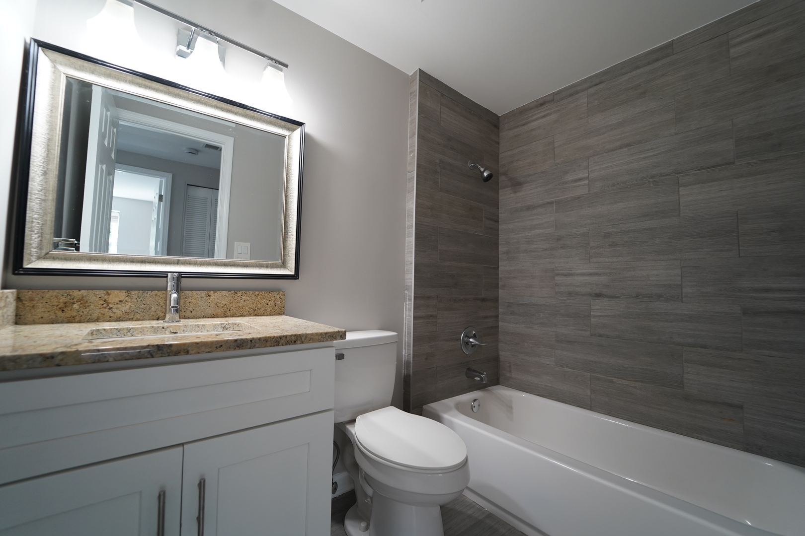 1883 Jamestown Circle, Hoffman Estates, IL 60169