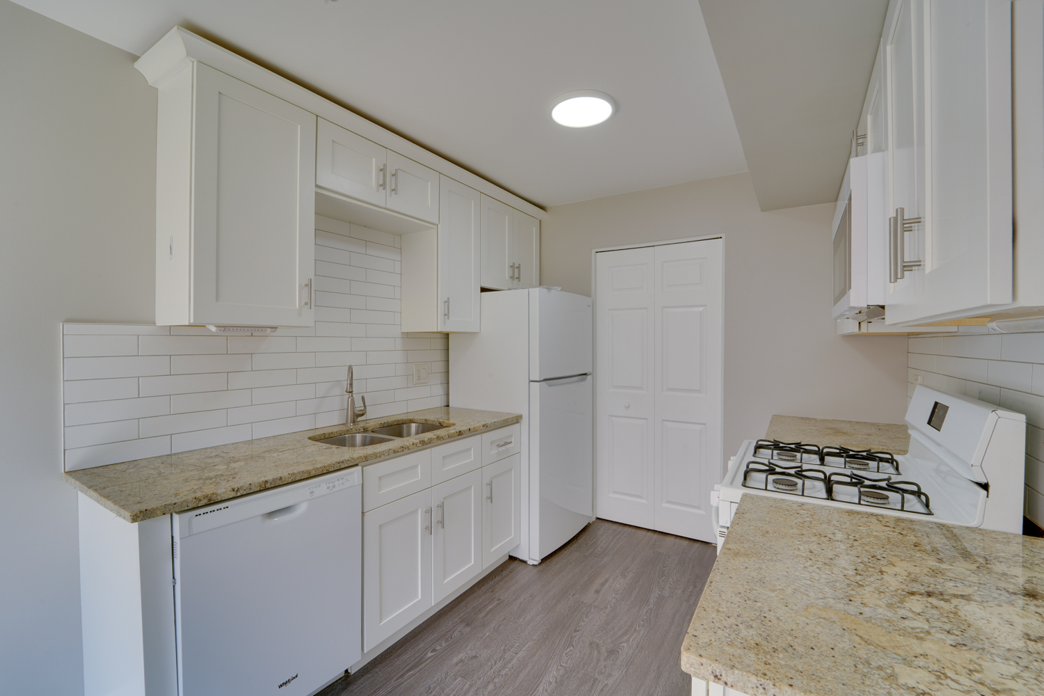 1883 Jamestown Circle, Hoffman Estates, IL 60169