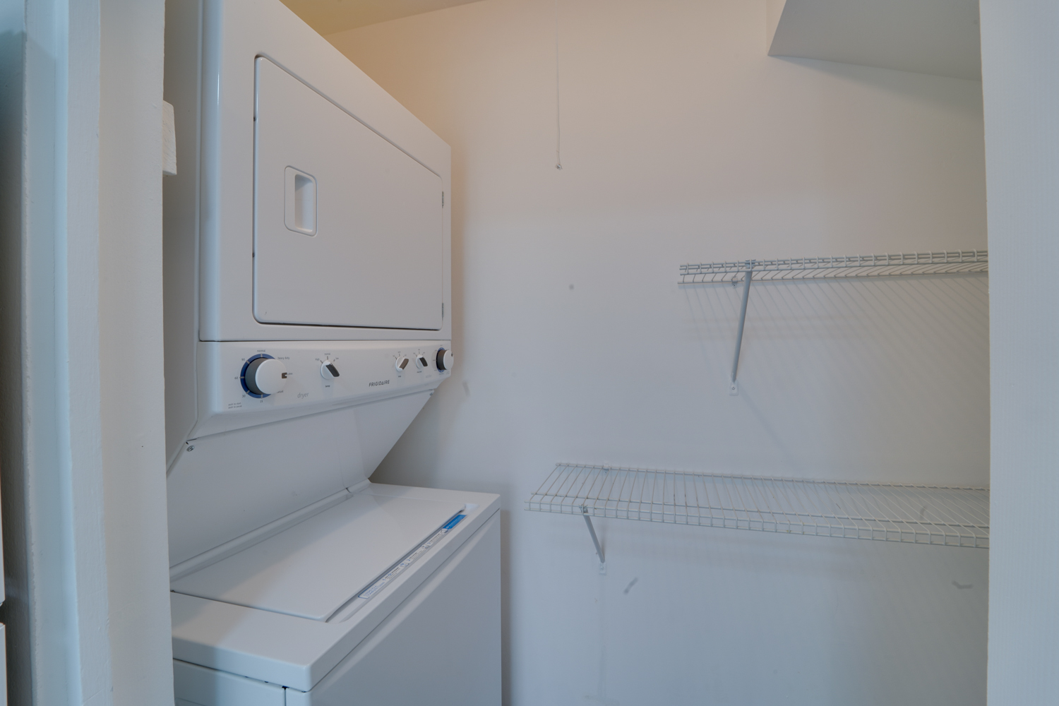 1883 Jamestown Circle, Hoffman Estates, IL 60169